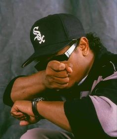 Eazy-E Gangsta Rapper, 90s Rappers Aesthetic, 90s Rappers, Topi Snapback, Hip Hop Classics, Straight Outta Compton, 90s Rap