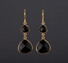 This pair of two tier black onyx earrings would be great reward for your self or a great gift for your mother or best friend. Each one has two black onyx stones set in gold plated bezels: 1. Stones : black onyx 2. Stone size: bottom big teardrop : 19 x 19 mm, top teardrop: 11 x 11 mm 3. earring total length ~ 60 mm 4. bezel material: 24k gold plated 5. earring post: 24k gold plated 6. if sending as a gift, a personalized note card can be included Earrings in other colors/stones are available. Pl Earring Long, Black Onyx Earrings, Oval Locket, Black Onyx Stone, Mother Birthday Gifts, Onyx Earrings, Jewelry Card, Onyx Stone, Long Black