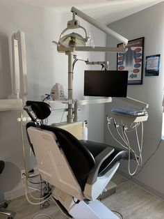 Beverly Hills Aesthetic, Hills Aesthetic, Cosmetic Dentistry Veneers, Dental Decay, Tooth Brushing, Dental Chair