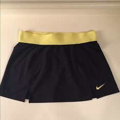 Nike Size Small Dri Fit Running Skirt. This Skirt Does Not Have Built In Shorts. Never Worn, In Excellent Condition. Yellow Stretch Skort, Stretch Yellow Nike Bottoms, Yellow Stretch Nike Bottoms, Nike Stretch Yellow Bottoms, Running Skirt, Nike Skirts, Running Skirts, Nike Black, Black N Yellow