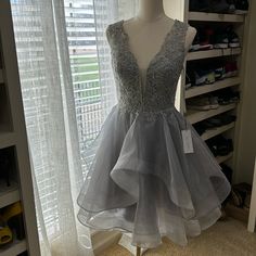 Brand New And Never Worn, Gorgeous Silvery Grey Homecoming Dress With Embroidered And Beaded Bodice And Tulle Skirt. Gray Dama Dresses For Quince, Surprise Dance Dress, Silver Homecoming Dresses, Grey Short Dress, Hoco 2024, Silver Dresses