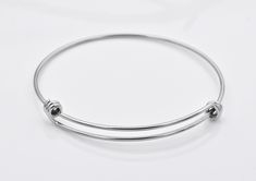 High Quality Stainless Steel expandable bangle bracelet. Our bracelets are all stainless steel and will not tarnish or turn colors. Inner Diameter - 65mm bracelet Wire size -1.6mm Stainless steel will not tarnish. Expandable Bangle Bracelet, Mesa Az, Gifts For My Boyfriend, Bracelet Charm, Bracelet Jewelry, Adjustable Bracelet, Meaningful Gifts, Gifts For Girls, Bangle Bracelet