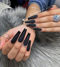 Black Matte Nails Coffin, Black Matte Acrylic Nails, Stiletto Nails Black, Nails Matte Black, Nails Black Coffin, Matte Stiletto Nails, Black Acrylic Nail Designs, Classic Nail, Black Coffin Nails