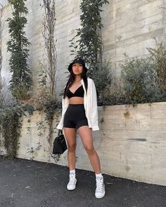 Streetwear Girl, Outfit Streetwear, Urban Lifestyle, Streetwear Fashion Women, Sporty Outfits, Teenage Fashion Outfits, Fashion Mode