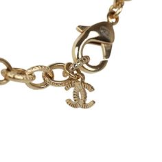 This necklace features a signature CC logo charm with large pearls, a gold tone link chain and gold lobster clasp closure.Origin: FranceCondition: New and never wornAccompanied by: Chanel box and pouchMeasurements: Chain Drop: 6.5"| Chain Length: 15.25" Louis Vuitton Petite Malle, Damier Azur Speedy, Lv Neverfull Mm, Pearl Necklace Gold, Chanel Box, Neverfull Mm Monogram, Chain Top, Gold Pearl Necklace, New Metal