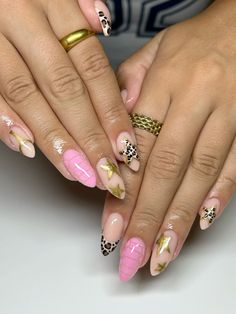 Cheetah print nails with stars and gold accents. Pink nails, star nails, gold nails, cheetah nails, cute nails, fall nails, french tip nails. From Nails_by_liv_ on instagram Cheetah French Tips, Pink And Cheetah Nails, Pink French Nail Designs, Fall Nails Cheetah, Cheetah French Tip, Cute Nails Fall, Fall Nails French Tip, Demure Nails, Fall Nails French