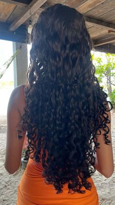 Hair Inspiration Aesthetic, Mrs Bella, Healthy Curly Hair, Curly Hair Natural, Aesthetic Orange