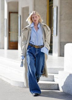 Summer Outfit Guide, Elsa Hosk Style, Jeans Trend, Look Jean, Cropped Crewneck, Elsa Hosk, Jean Trends, Emily Ratajkowski, Winter Trends