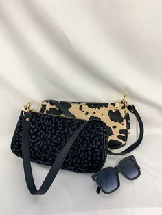 Mini cheetah print purse with texture. Super trendy and versatile! Mini Cows, Printed Purse, Bags Mini, Shoulder Purse, Cow Print, Cheetah Print, Louis Vuitton Damier, Shoulder Bags, Bag Lady