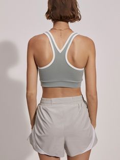 Made in our Move fabric for moisture management and breathability, this bra is perfect for everything from yoga to Pilates. Removable cups allow you to personalise the fit, while a contrast trim adds a unique finish. Mineral Green, Home Sport, High Rise Leggings, Contrast Trim, Pilates, Best Sellers, Sports Bra, Yoga, Trim