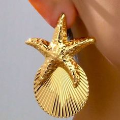 Golden Starfish And Shell Earrings For Sale! These Earrings Are Absolutely Gorgeous, And Adorable. They Are New, Have Never Been Worn, And Are From My Boutique! They Are Made For Pierced Ears, And Are Almost 3 Inches Tall And About 2 Inches Wide. Actual Measurements Of The Earrings Is In The Last Image. Such A Cute Earrings To Add To Your Jewelry Collection! Elegant Star-shaped Summer Earrings, Elegant Star-shaped Earrings For Summer, Elegant Summer Star-shaped Earrings, Gold Star Earrings For Summer, Star Shaped Summer Party Earrings, Shell Earrings, Pierced Ears, Cute Earrings, Monster High