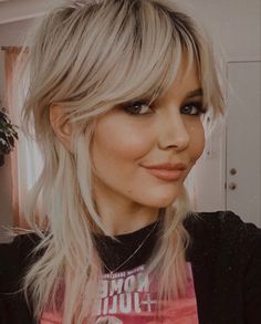 Shag Wispy Bangs, Summer Hair 2023, 70s Shag, Rocker Hair, New Hair Trends, Shag Hairstyles, Wispy Bangs, Hair Color And Cut