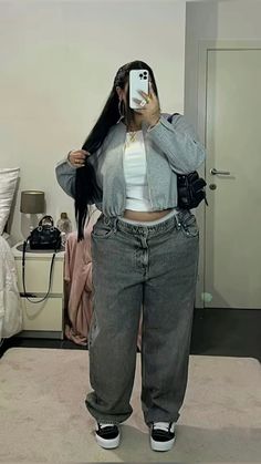 Winter Fits Streetwear, Campus Fits, Accessorizing Outfits, Outfits Gorditas, Nyc Fits, Plus Size Baddie Outfits, Fits Streetwear, Slay Outfits, Latina Fashion Outfits