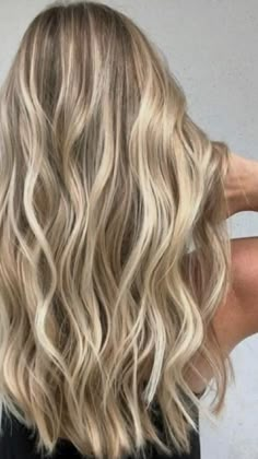 Hair Inspiration Balayage, Shades Blonde Hair, Blonde Instagram, Beige Blond, Highlights Blonde Hair, Blond Ombre, Blonde Balayage Highlights, Blonde Hair Transformations