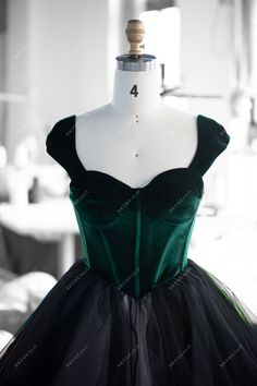 Featuring cap sleeve sweetheart neckline dark green velvet bodice with visible boning and zipper back closure, puffy two-tone ballgown skirt with court train mixed with black and blushing pink tulle. This Victoria Velvet Tulle Colored Ballgown Retro Wedding Dress is perfect for brides-to-be who are searching for unique bridal look. shown color multi-colored (dark green/black/blushing pink) bra support with cups boning yes closure back zipper lining fully lined Retro Wedding Dress, Victoria Style, Retro Wedding Dresses, Dark Brown Dress, Ballgown Skirt, Dress With Puffy Sleeves, Dark Green Velvet, Victoria Fashion, Ball Gown Skirt