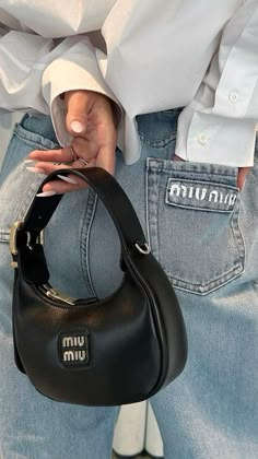 #miumiu #bag #fashion Mui Mui Bag, Miumiu Bags, Fashion Runway Outfits, Life Style Luxury, Hobo Bag Outfit, Lion Fashion, Fashion Designer Outfits, Private Jet Travel, Apartments Luxury