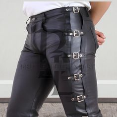 Do you love it distinctive and unusual? Then the model is Buckle just right for you! For these leather pants is very special: High-quality, black cowhide, a timeless five-pocket style and a figure-hugging Slim Fit cut give the trousers their classic look and ensure for perfect fit. Practical Belt loops round the typical jeans cut off and allow the wearing of fashionable belt loops, Seychelles offers. The highlight of the pants: the side buckles. Patch leather belt with silver rivets and buckles of high quality metal run by the federal government to above over the entire At enbeinl etc.length and give the pants their exciting, rocking look. The buckles not only serve as a striking eye-catcher, but also allow individual adjustment of the leg width. The Buckle Lederhose combines high wearing Buckle Pants, Men Party, Mens Leather Pants, Party Pants, Pants For Men, Leather Trousers, Pants Casual, Mens Trousers, Classic Looks