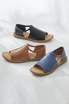 Børn’s signature quality and natural design, in a slip-on sandal for any day of the week. Born Sandals, Denim Vests, Modern Sandals, Makeup Clothes, Natural Design, Born Shoes, Josef Seibel, Suede Fabric, Shoe Size Conversion