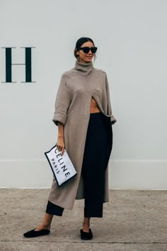 Paris Fashion Week Street Style Spring 2019 #PFW #streetstyle Julie Pelipas, Mode Ab 50, Paris Mode, Spring Street Style, Fashion Week Street Style, 가을 패션