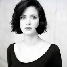 beautiful hair goals Best Bob Haircuts, Riot Grrrl, Wavy Bobs, Christina Ricci, Short Bob Hairstyles, Womens Haircuts, Bobs Haircuts