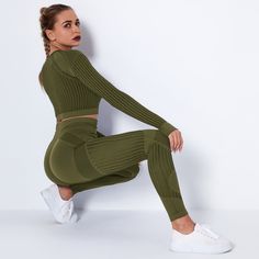 Long Sleeves Tops, Yoga Suit, Pocket Leggings, Sports Suit, Sleeves Pattern, Black Crop Tops, Yoga Leggings, Second Skin, Long Sleeve Crop Top