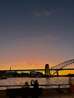 #australia #sydney #sydneyserena #harbourbridge #serenesunday #sunset #aesthetic Australia Sydney, Sunset Aesthetic, Sunrise Photography, Brooklyn Bridge, Sunset Photography