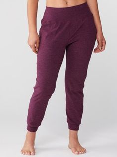 Find your flow with the stretchy  slim fit of the women's Beyond Yoga Spacedye Midi Jogger pants in a soft performance fabric—with pockets! Yoga Athleisure Joggers, Sporty Yoga Joggers With Loosely Fitted Hips, Sporty Loose Fit Joggers For Yoga, Athleisure Activewear With Hip Pockets For Loungewear, 4-way Stretch Joggers With Pockets For Loungewear, Joggers With Pockets For Loungewear, Athleisure Activewear With Ribbed Waistband, Loosely Fitted Ribbed Waistband Athleisure Activewear, Athleisure Activewear With Tapered Leg And Side Pockets