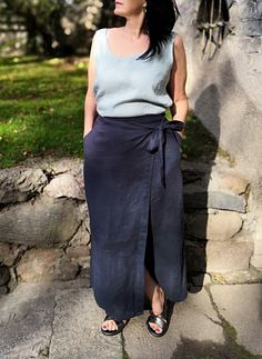 Handmade 100% linen maxi skirt. Made with love for You. *100% local medium weight linen *Each item is individually cut and sewn by order *The model is wearing size M, skirt color - graphite grey *Note that colors may look different on your display depending on their settings and technical characteristics. Please let us know if you need different measurements or colors. CARE *Machine wash up to 40 / 104F gentle cycle *Iron inside out at medium high *Do not bleach *Do not tumble dry MAKING TIME / Cold Shoulder Kurti, Linen Long Skirt, Casual Long Skirt, Linen Loose Dress, Linen Maxi Skirt, Long Skirt Casual, Loose Skirt, Long Skirt Fashion, Skirt Elegant