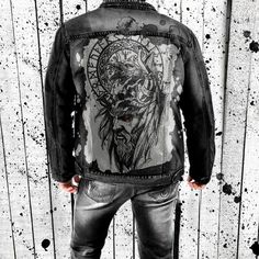 Want to create a layered outfit? Men's Vintage Viking Denim Jacket is a good choice for you. Outside of leather, no material is more ubiquitous with motorcyclists than denim. From fit to finish, that sturdy cone-milled fabric is the touchstone for our seemingly carefree and rebellious lifestyle. A denim jacket goes a long way toward capping off a stylishly layered look. Features: 100% Cotton Denim jacket Long sleeve Classic design Closure: Button Size: Medium to 3xl Note: Please check SIZE CHART Denim Jacket Long, Layered Outfit, Gothic Jackets, Gothic Men, Denim Jacket Fashion, Cheap Jacket, Layering Outfits, Sons Of Anarchy, Printed Denim