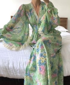 Balloon Sleeve Dress, Image Archive, Vestidos Vintage, Modest Fashion Outfits, Mode Inspiration, Looks Vintage, Fancy Dresses, Modest Outfits, Modest Fashion