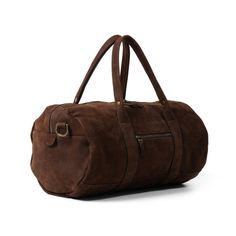 Une prise simplifiée et sportive sur un sac de week-end. 
Le sac de sport récupéré est parfait pour une nuit ou une visite élégante à la salle de gym. Le look peut être un retour en arrière, mais les caractéristiques sont pensivement modernes. La fermeture à glissière prolongée permet un emballage plus facile; la poche zippée stash à l'extérieur garde l'essentiel sécurisé et accessible, et l'assortiment de poches intérieures drop-in et zip vous permet de rester organisé. Notre cuir récupéré est Sporty Leather Travel Bag For Everyday Use, Brown Functional Duffle Bag With Zipper, Sporty Leather Travel Bag With Luggage Sleeve, Modern Brown Travel Bag With Zipper Closure, Sporty Weekender Bag With Zipper For Overnight Trips, Sporty Weekender Bag For Overnight Trips, Functional Brown Weekender Bag With Zipper Closure, Sac Week End, Easy Packing