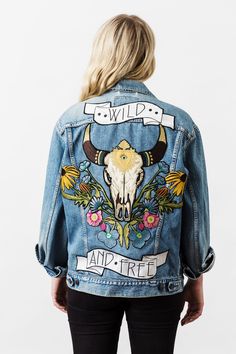 Mode Country, Custom Denim Jacket, Denim Art, Painted Denim Jacket, Painted Jacket, Diy Vetement