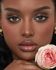 Arabic Eye Makeup, Glamour Makeup Looks, Makeup Ideas Eyeliner, Classy Makeup, Makeup For Black Skin, Makeup On Fleek, Glamour Makeup, Makeup Makeover, Stunning Eyes