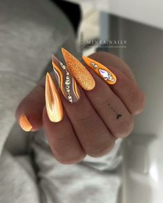 25 Latest Chrome Nail Ideas To Try In 2024! - alexie Pink Chrome Nails, Chrome Nails Designs, Top Nail, Fall Nail Art, Nail Polish Designs, Luxury Nails, Fall Nail, Fancy Nails