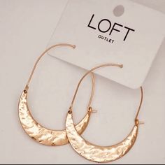 Gorgeous Simple Elegant & Trendy Rose Gold Crescent Hoop Dangle Earrings. Front & Back Of Earrings Are Mostly Identical. Hook Back Posts For Pierced Ears. Wear Out For The Evening Or Wear Everyday! Perfect Gift Or Treat Yourself! 1.4”W X 2.4”L Brand New Also Available/Listed In *Gold & *Silver Bundle Your Items And Save On Shipping! All Items Combined Ship For A 1x Shipping Fee. Chic Rose Gold Metal Hoop Earrings, Adjustable Dangle Hoop Earrings In Rose Gold, Trendy Rose Gold Metal Hoop Earrings, Hoop Dangle Earrings, Starburst Earrings, Floral Studs, Dangle Hoop Earrings, Yellow Earrings, Crystal Drop Earrings