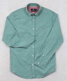 Mens Designer Shirt by Vineyard Vines Classic Fit Tucker Shirt Button-front style with button-down collar Long sleeves Green and white checked pattern Left chest pocket Vineyard Vines whale patch on pocket 98% Cotton 2% Spandex First quality, new with tags ********************** Click here to view all of our listings!  Thanks for looking!! ********************** INTERNATIONAL BUYERS please note: Import duties, taxes, and charges are not included in the item price or shipping cost. These charges are the buyer's responsibility. Please check with your country's customs office to determine what these additional costs will be prior to bidding or buying. Casual Collared Gingham Shirt, Casual Gingham Collared Shirt, Casual Gingham Tops With Pockets, Vineyard Vines Logo, Vineyard Vines Whale, Mens Designer Shirts, Vineyard Vines Shirts, Business Casual Men, Shirt Button