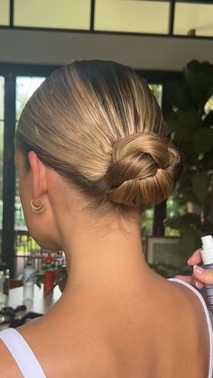 Emma Chen | We started the first look on @abbygarrett__ super wet and sleek . The second look was a sleek bun but the hair was soaking in product and… | Instagram Sleek Hair Updo, Bun Hairstyles Sleek, Bun Hairstyles For Women, Bride Bun, Hairstyles Sleek, Sleek Bun Hairstyles, Curly Bun Hairstyles