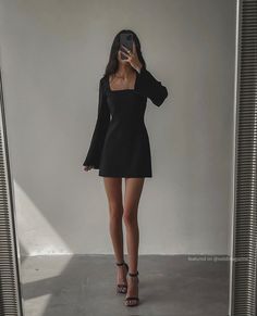 #instagram #aesthetic #эстетика #fashion #model Elegantes Party Outfit, Chique Outfit, Academia Outfits, Black Dresses Classy, Outfit Primavera, Chique Outfits, Black Dress Outfits, Short Homecoming Dress