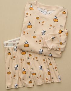 AE Peanuts Fall Pumpkin Plush PJ Set Cozy Pjs Aesthetic, Christmas Pajamas Aesthetic, Peanuts Fall, Pajamas Ideas, Fall Pajamas, Pumpkin Plush, Cozy Pjs, Aerie Bras