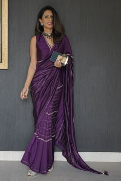 Sleeveless Blouse And Saree, Diwali Outfits Saree, Saree For Best Friends Wedding, Latest Silk Saree Trends 2024, 2024 Saree Trends, Violet Saree Blouse, Violet Blouse Designs, Violet Blouse Designs For Saree, Saree For Friends Wedding