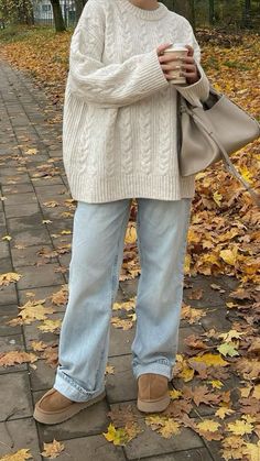 White Wool Cardigan Outfit, Tennessee Fall Outfits, Tennessee Vacation Outfits Winter, Ballerina Style Outfit, Fall Trousers Outfit, Fancy Fall Outfits, Colder Weather Outfits, Vinter Mode Outfits, Stile Blair Waldorf