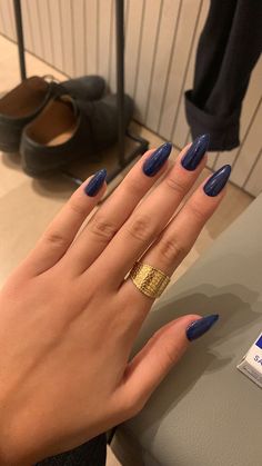 Nails Pale Skin Tone, Simple Grad Nails, Almond Aesthetic Nails, Nails Full Color, Solid Color Almond Nails, Nails Aesthetic Simple, Aruba Nails, Grad Nails, Nail Inspired