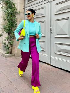 Color blocking outfit done right! Color Block Jacket Outfit, Color Blocking Outfits Winter, Color Blocking Outfits Classy, Bright Pants Outfit, Colour Blocking Outfit, Colorful Business Casual, Groovy Outfits, Bold Colors Outfits, Multi Colored Outfit