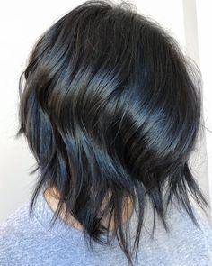 Inverted Razored Soft Black Colored Bob Medium Inverted Bob, Wavy Inverted Bob, Medium Shaggy Hairstyles, Long Sleek Hair, Inverted Long Bob, Inverted Bob Haircuts, Medium Shag Haircuts, Inverted Bob Hairstyles, Color Rubio