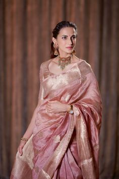 Pastel Benaras Sarees, Silk Sarees For Bride, Pastel Pink Bridal Saree, Trending Sarees Indian Weddings, Shilpa Reddy Saree, Kanjivaram Saree Look, Pastel Sarees, Pastel Saree, Modern Sarees