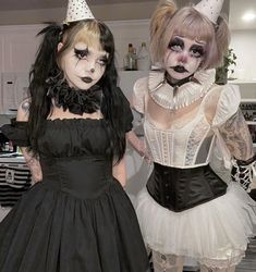 Vampire Clown Costume, Gothcore Aesthetic Outfit, Horror Circus Costume, Emo Clown Outfit, Couple Clown Makeup, Clown Couple Costume, Circus Goth, Emo Halloween Costumes