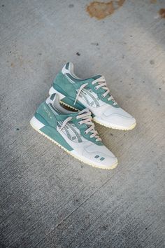 The GEL-LYTE™ III OG sneaker emerges once again with its original shape and tooling that it featured in the early 1990s. Designed by Shigeyuki Mitsui in 1990, the GEL-LYTE™ III silhouette retains its iconic split-tongue formation. It was a feature that initially debuted on the GEL-LD RACER™ shoe Meanwhile, key components, like its signature GEL® technology unit in the midsole provides everyday comfort. Split Tongue, Shopping Gifts, Asics Gel Lyte, Masculine Style, Gel Lyte, Color Ways, Summer Outfits Men, Classic Sneakers, Asics Gel