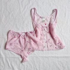 80s Inspired Outfits, Pink Pjs, Modest Girly Outfits, Lingerie Cute, Tight Dress Outfit, Pretty Bras, Cute Lingerie