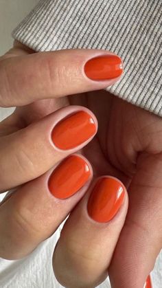 Autumn Gel Manicure, Ginger Nail Color, Autumn Vacation Nails, Fall Orange Nail Colors, Short Oval Nails Fall Colors, Orange Winter Nails, Aesthetic Orange Nails, Rust Manicure, Pretty Orange Nails