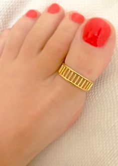 Gold Big Toe Ring, Fence Open Toe Ring Vase Foot Ring, Foot Ring, Adjustable Jewelry, Toe Ring, Foot Jewelry, Body Jewellery, Toe Rings, Ring Gold, Bling Bling